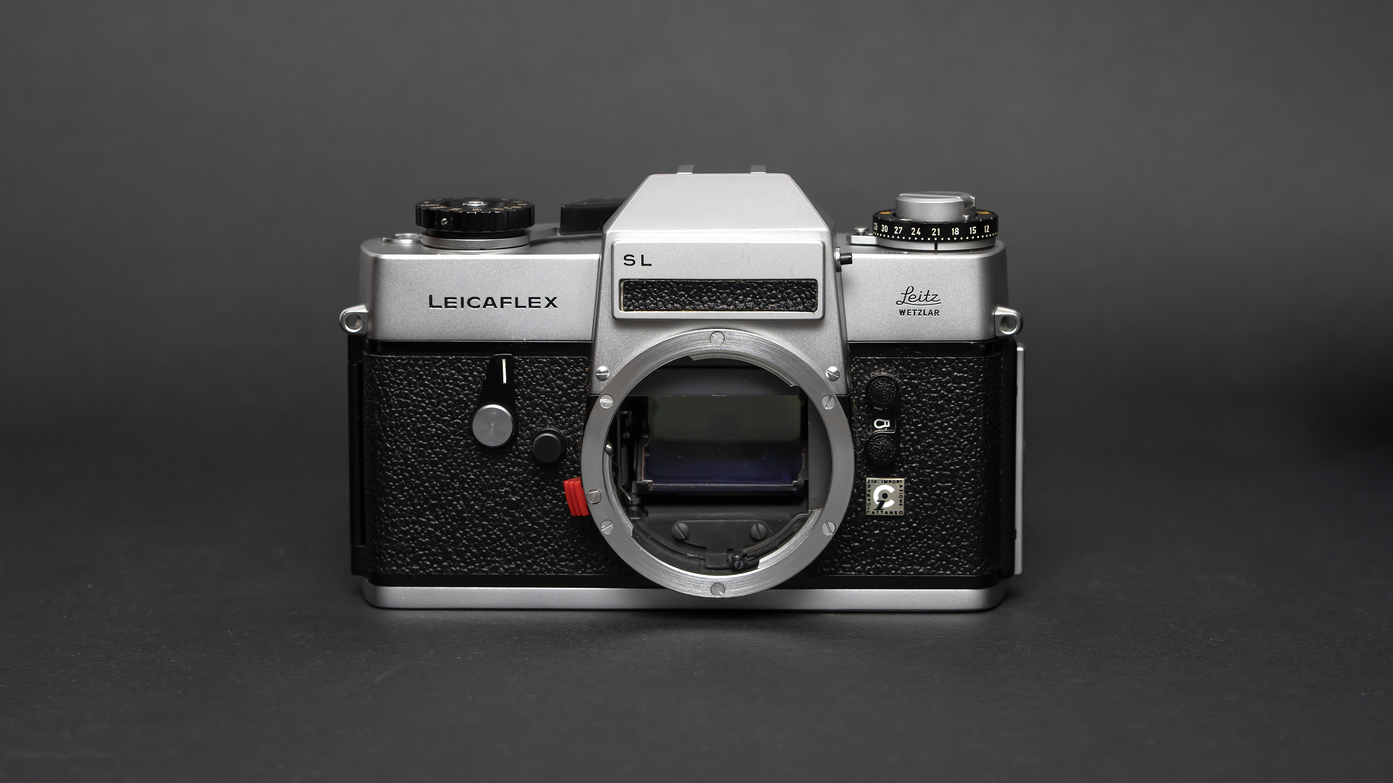 1. Elogio di Leica